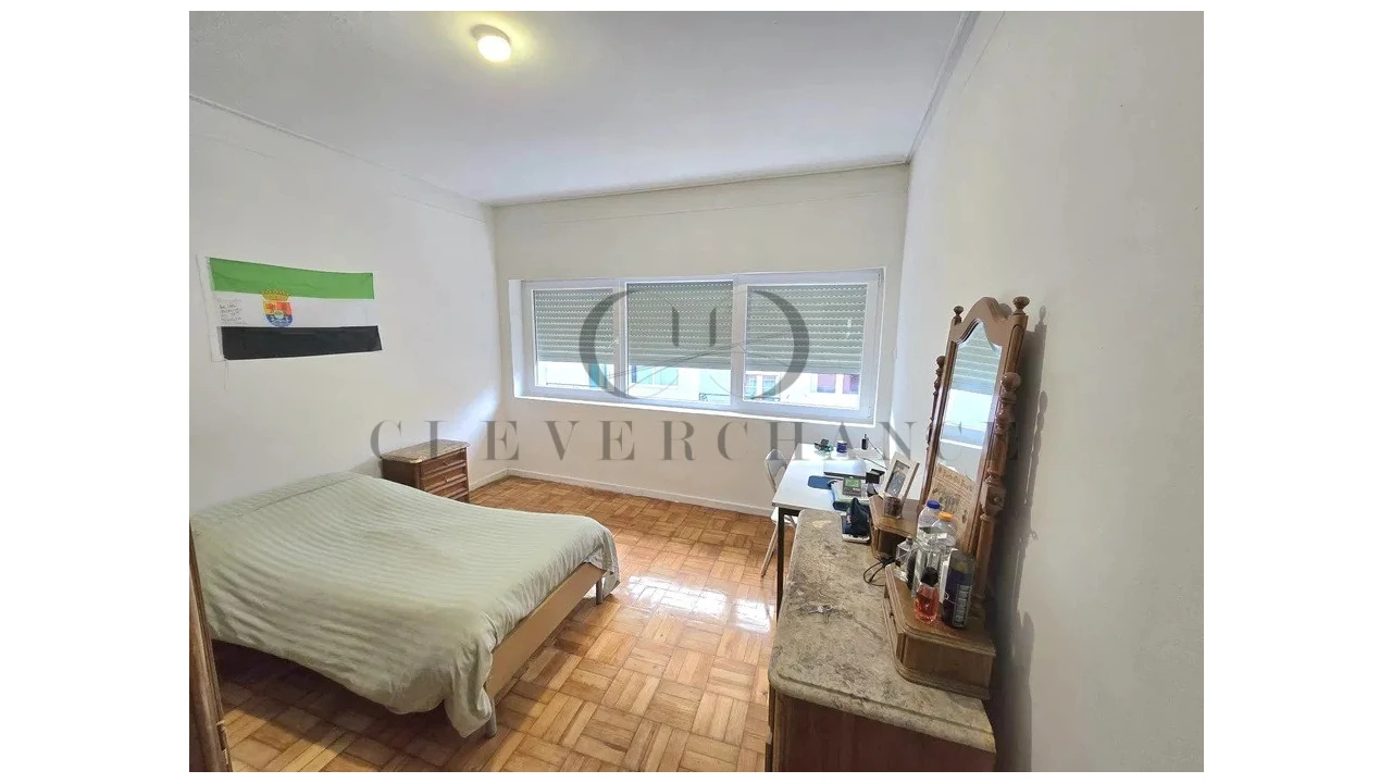 Apartamento T4 para Venda em Cedofeita, Santo Ildefonso, Sé, Miragaia, São Nicolau e Vitória Foto 1