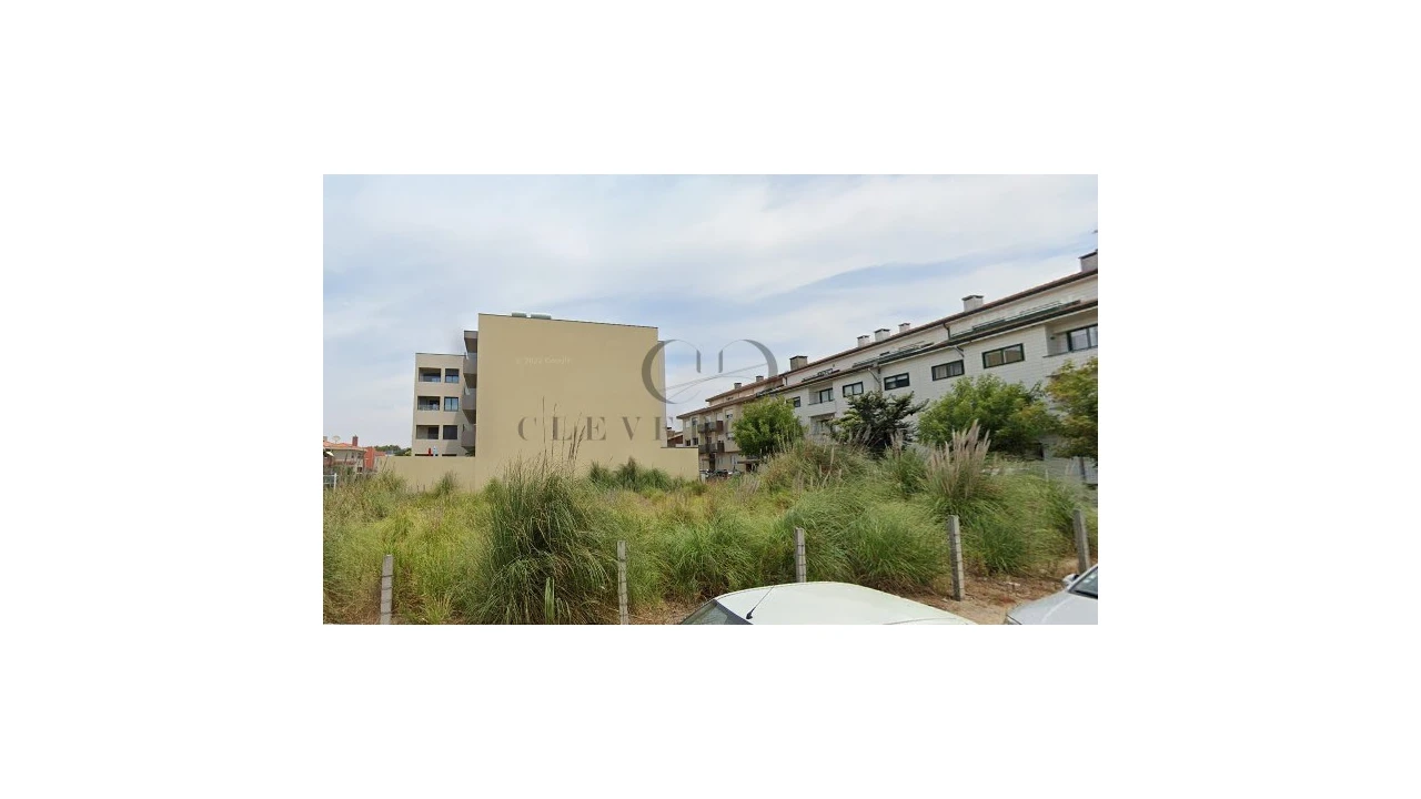 Terreno para Venda em Espinho Foto 4
