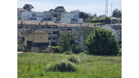 Terreno para Venda em Oliveira do Douro