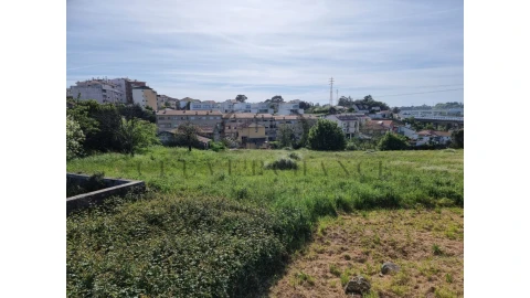 Terreno para Venda em Oliveira do Douro