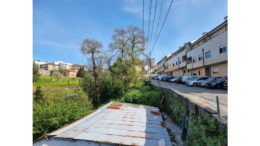 Terreno para Venda em Oliveira do Douro Foto 4