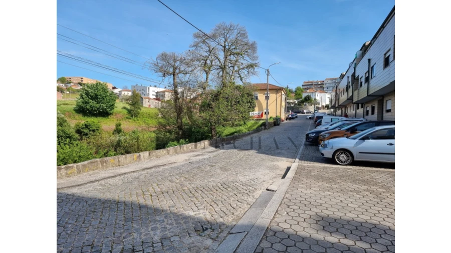 Terreno para Venda em Oliveira do Douro Foto 5