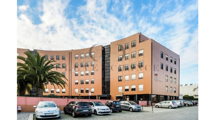 Loja para Arrendamento em Lordelo do Ouro e Massarelos Foto 2