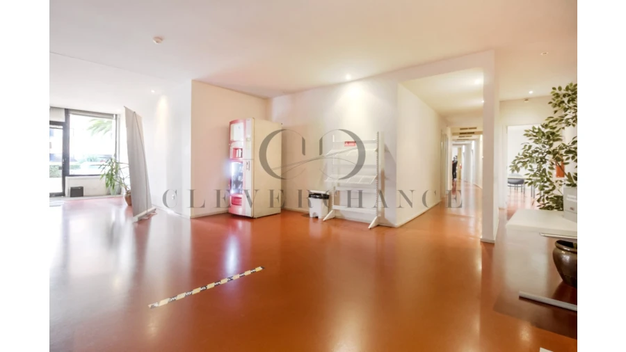 Loja para Arrendamento em Lordelo do Ouro e Massarelos Foto 4