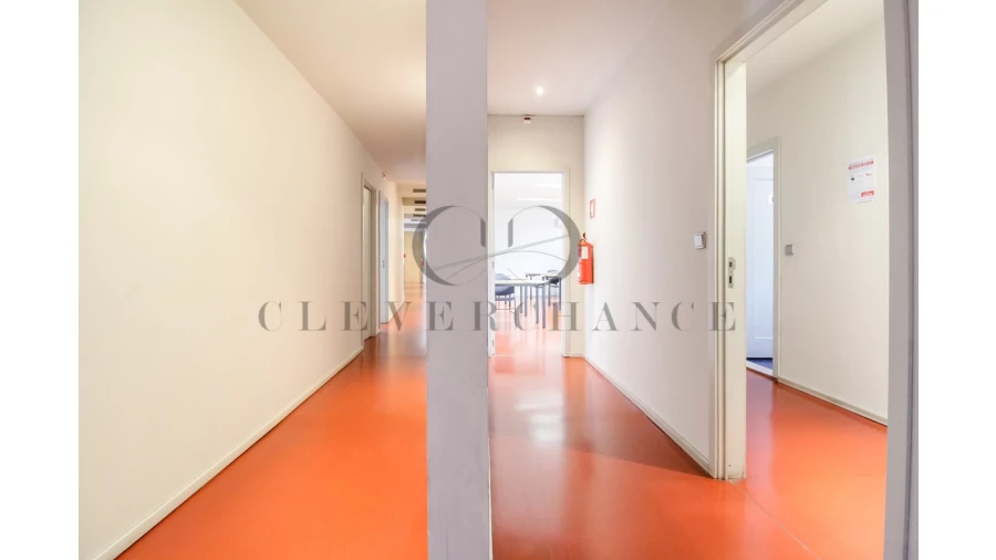 Loja para Arrendamento em Lordelo do Ouro e Massarelos Foto 5