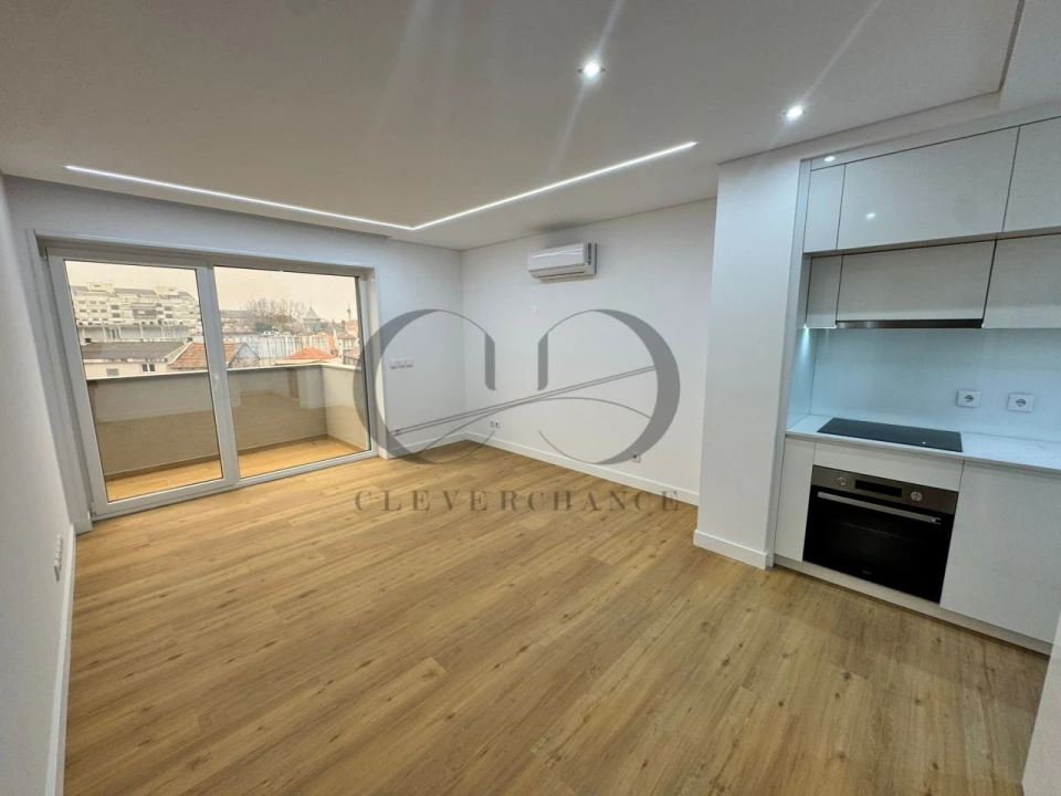 Apartamento T2 para Venda em Cedofeita, Santo Ildefonso, Sé, Miragaia, São Nicolau e Vitória Foto 1