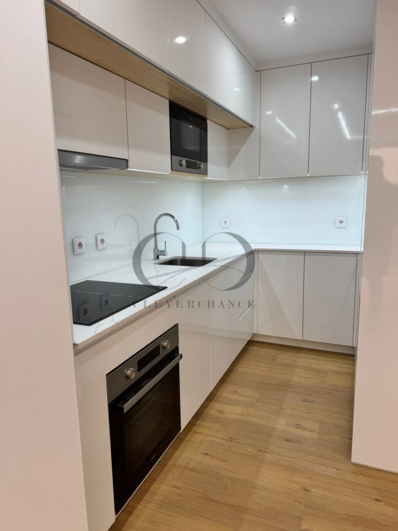 Apartamento T2 para Venda em Cedofeita, Santo Ildefonso, Sé, Miragaia, São Nicolau e Vitória Foto 3
