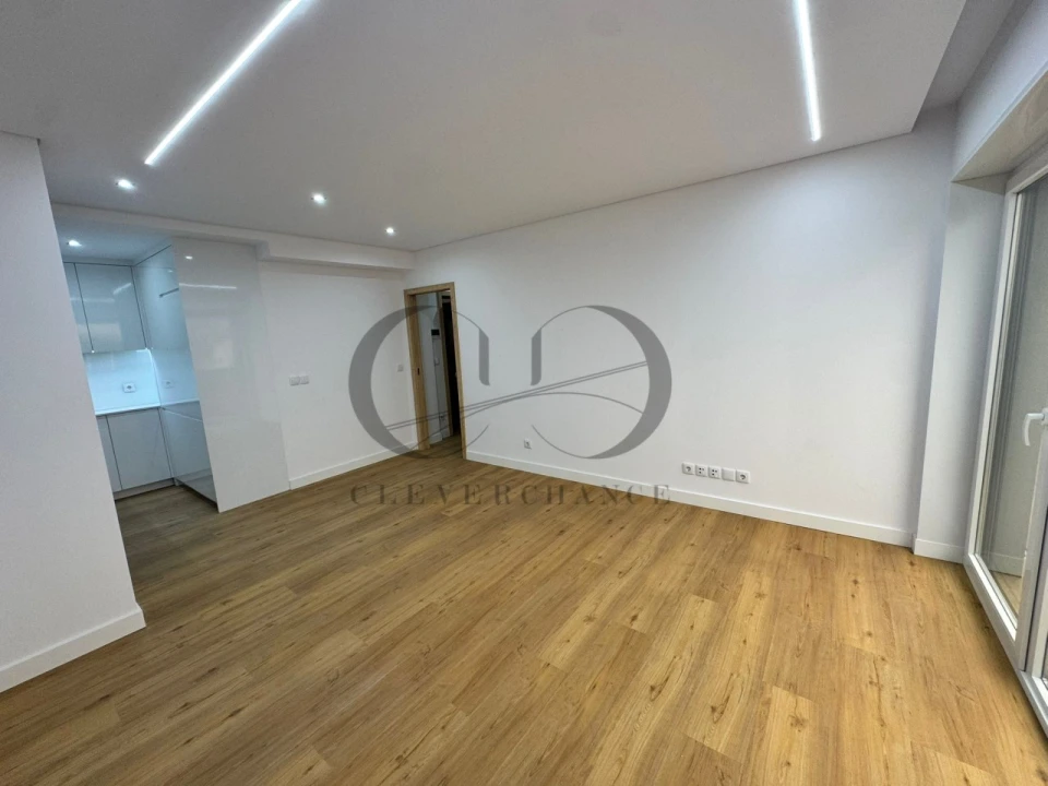 Apartamento T2 para Venda em Cedofeita, Santo Ildefonso, Sé, Miragaia, São Nicolau e Vitória Foto 7