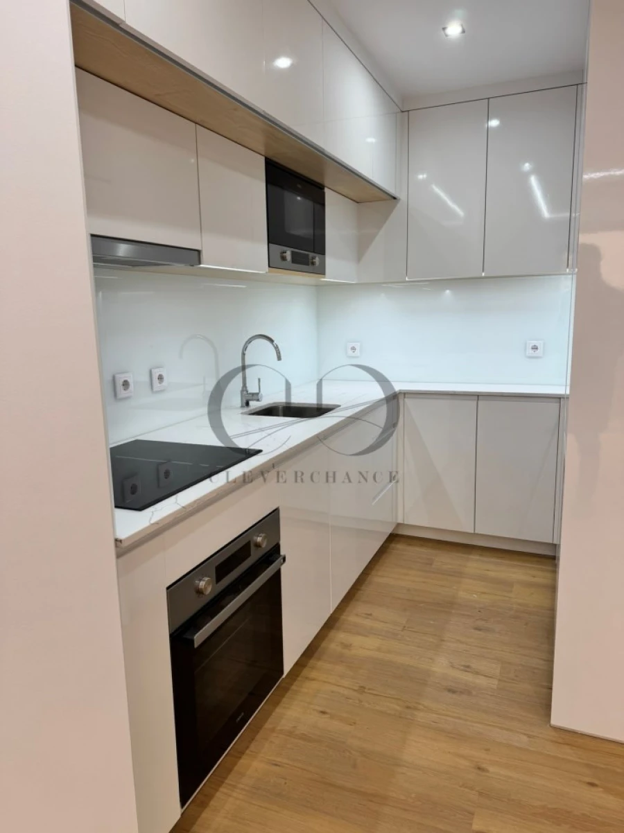 Apartamento T2 para Venda em Cedofeita, Santo Ildefonso, Sé, Miragaia, São Nicolau e Vitória Foto 3