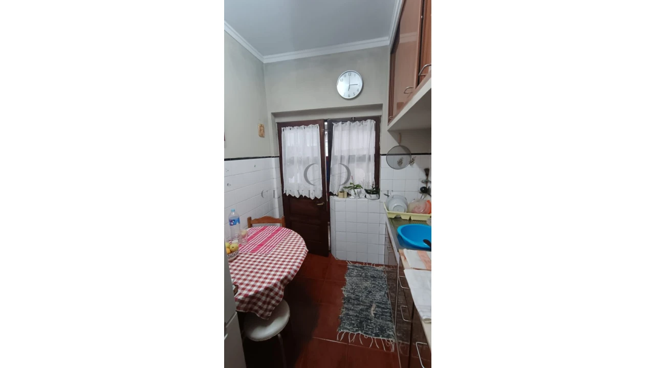 Prédio para Venda em Campanhã Foto 4