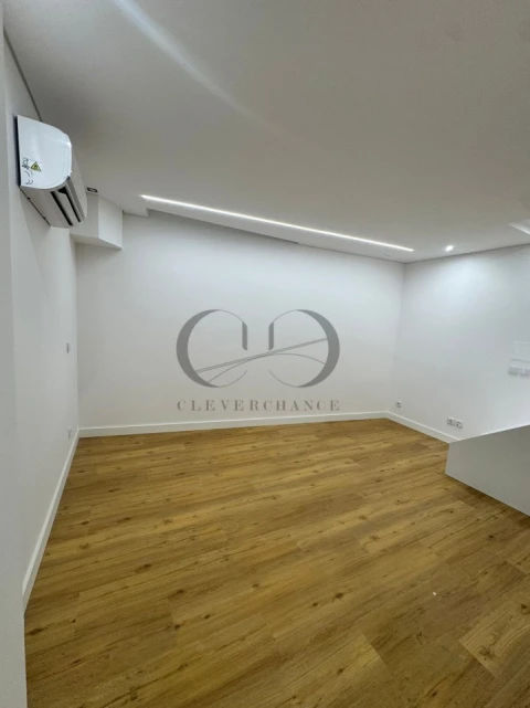 Apartamento para Venda em Cedofeita, Santo Ildefonso, Sé, Miragaia, São Nicolau e Vitória