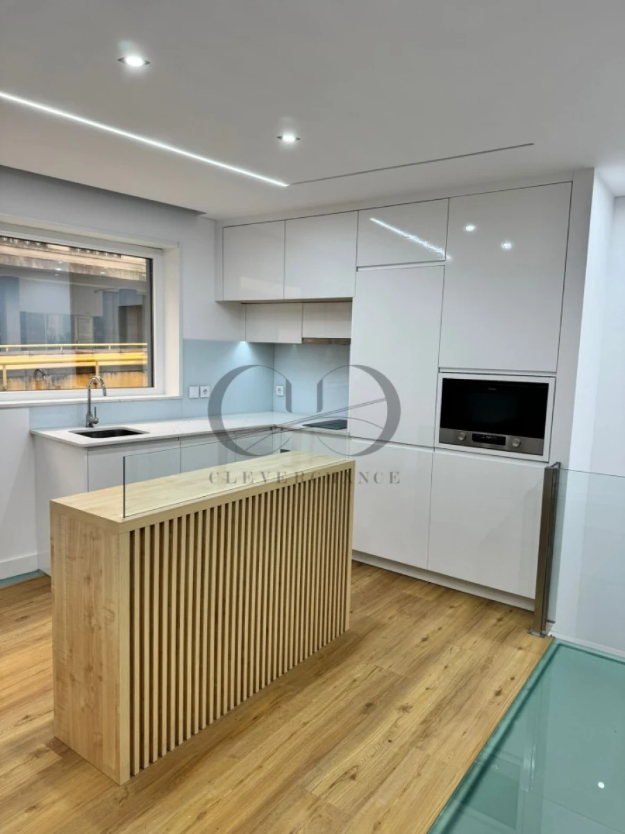 Apartamento para Venda em Cedofeita, Santo Ildefonso, Sé, Miragaia, São Nicolau e Vitória Foto 2