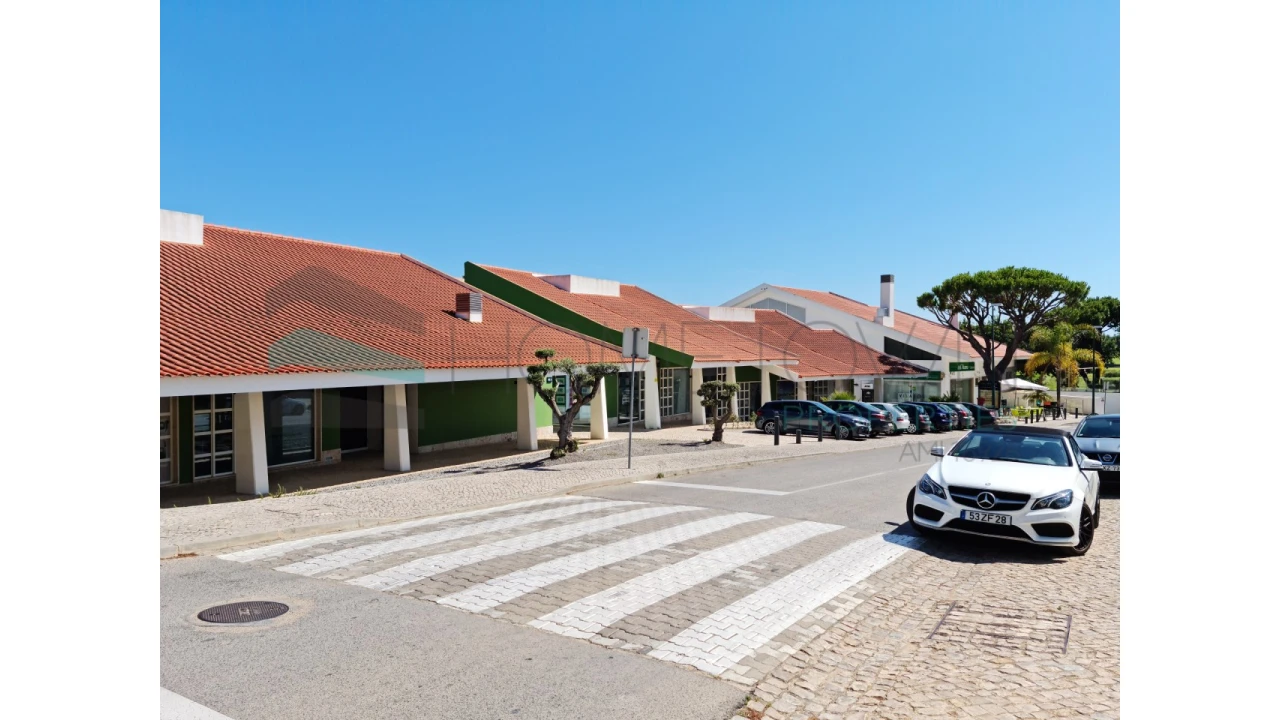 Loja para Arrendamento em Quarteira Foto 5