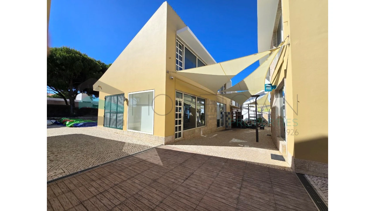 Loja para Arrendamento em Quarteira Foto 1