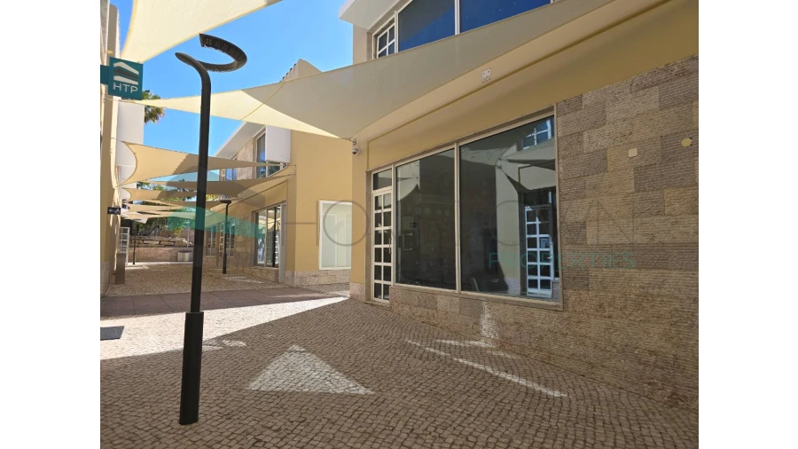 Loja para Arrendamento em Quarteira Foto 2