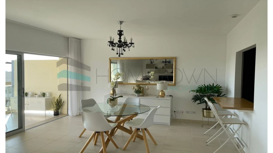 Apartamento T2 para Venda em Quarteira Foto 3