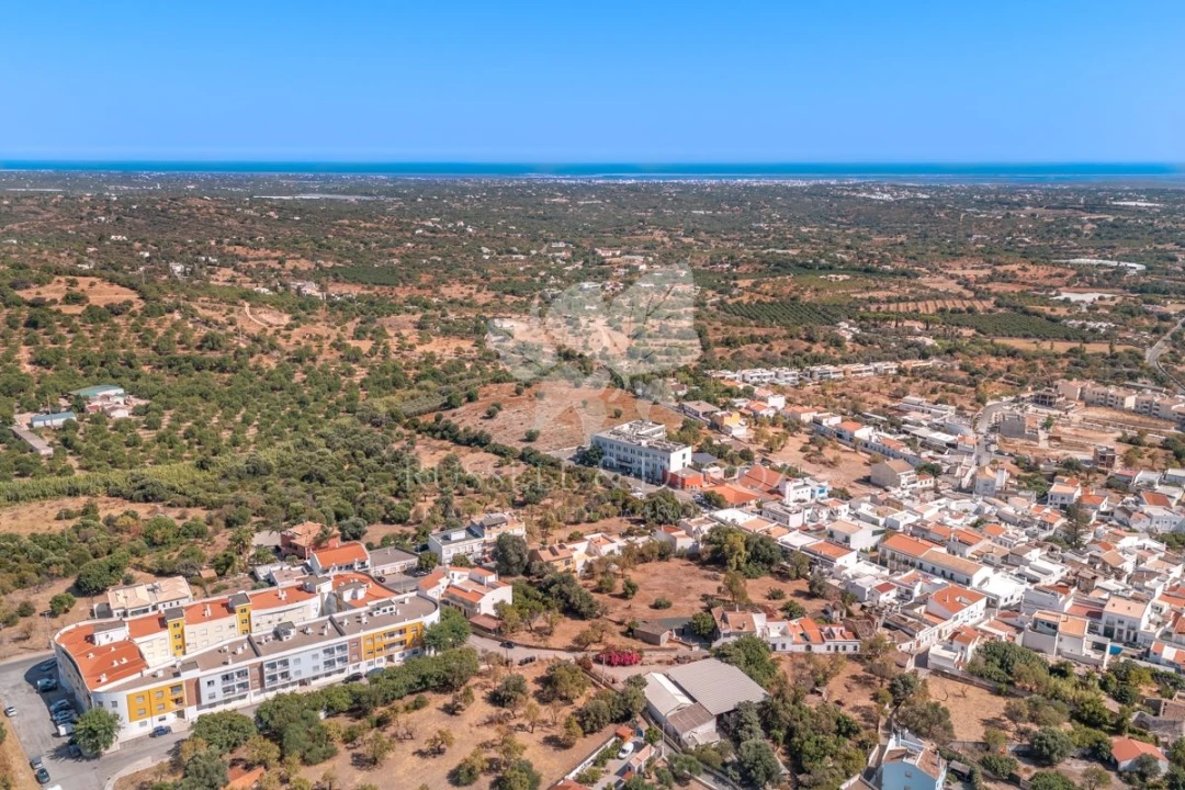 Terreno para Venda em Faro (Sé e São Pedro) Foto 1