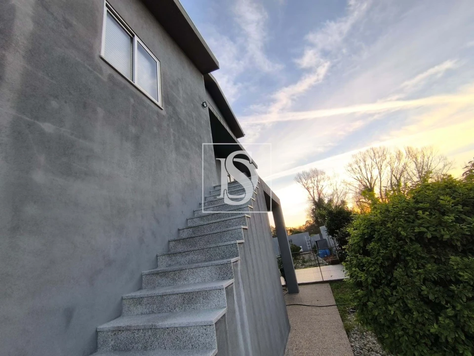 Moradia T3 para Venda em Vilar de Andorinho Foto 24