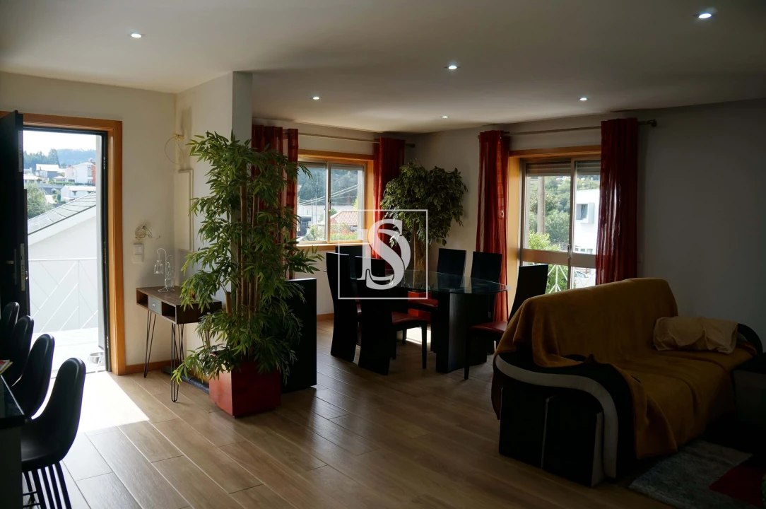 Moradia T3 para Venda em Vilar de Andorinho Foto 43