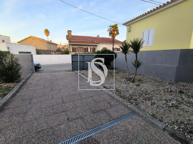 Moradia T3 para Venda em Vilar de Andorinho Foto 21