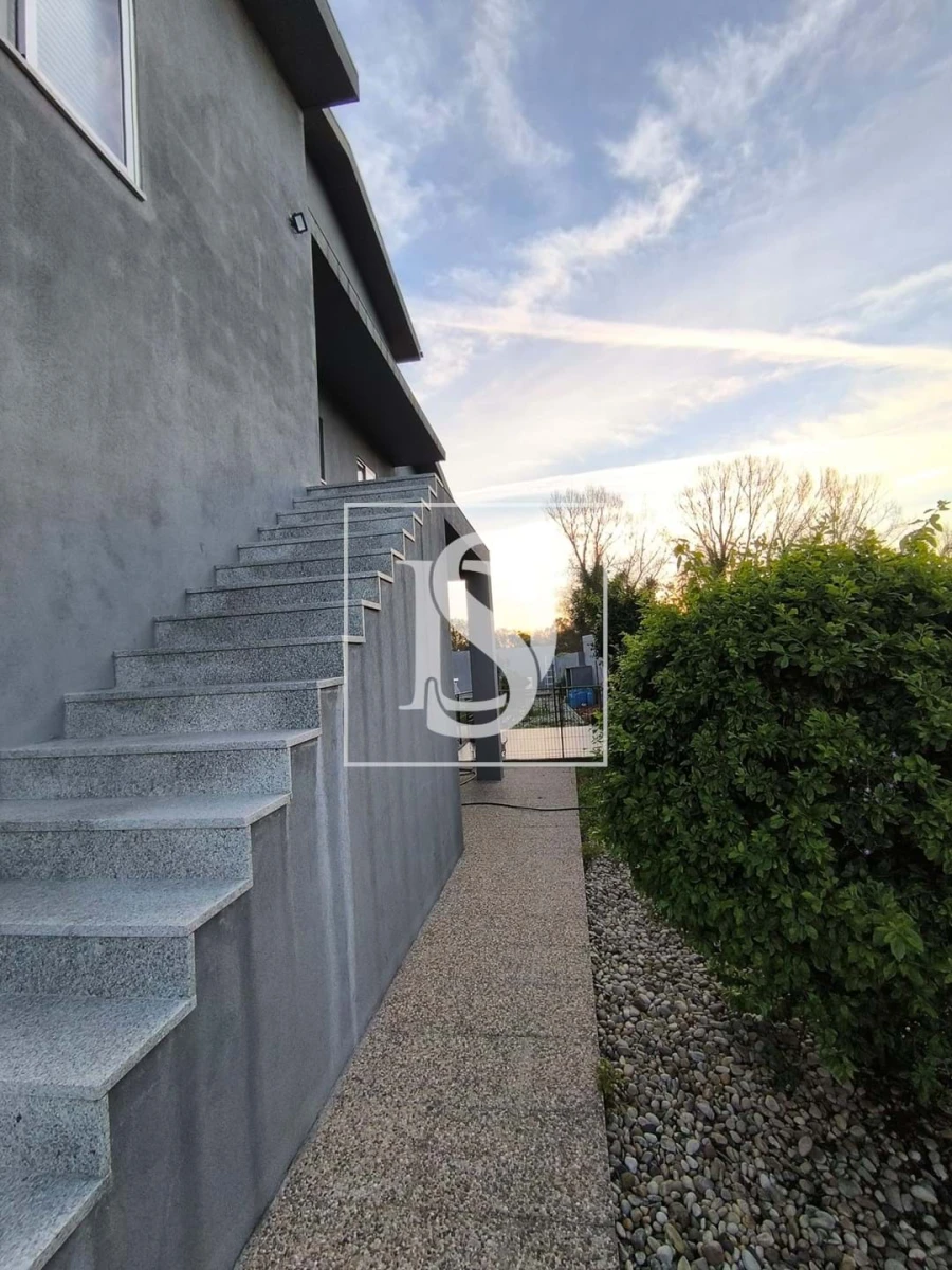 Moradia T3 para Venda em Vilar de Andorinho Foto 29