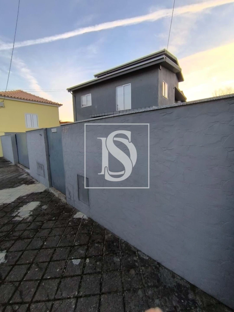 Moradia T3 para Venda em Vilar de Andorinho Foto 18