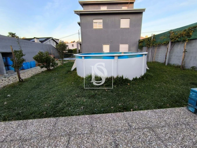 Moradia T3 para Venda em Vilar de Andorinho Foto 14