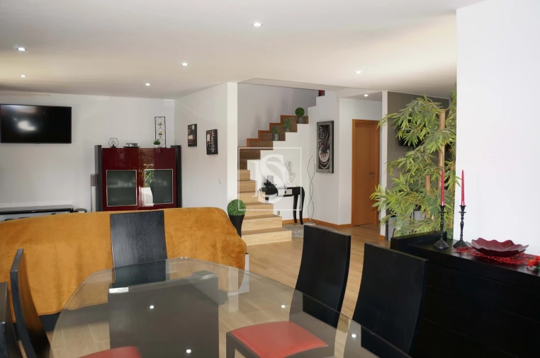 Moradia T3 para Venda em Vilar de Andorinho Foto 46