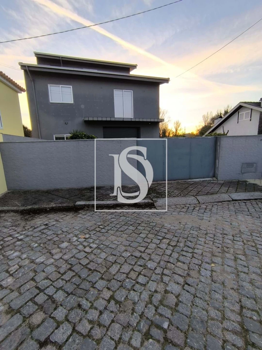 Moradia T3 para Venda em Vilar de Andorinho Foto 3