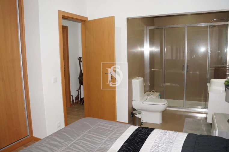 Moradia T3 para Venda em Vilar de Andorinho Foto 53