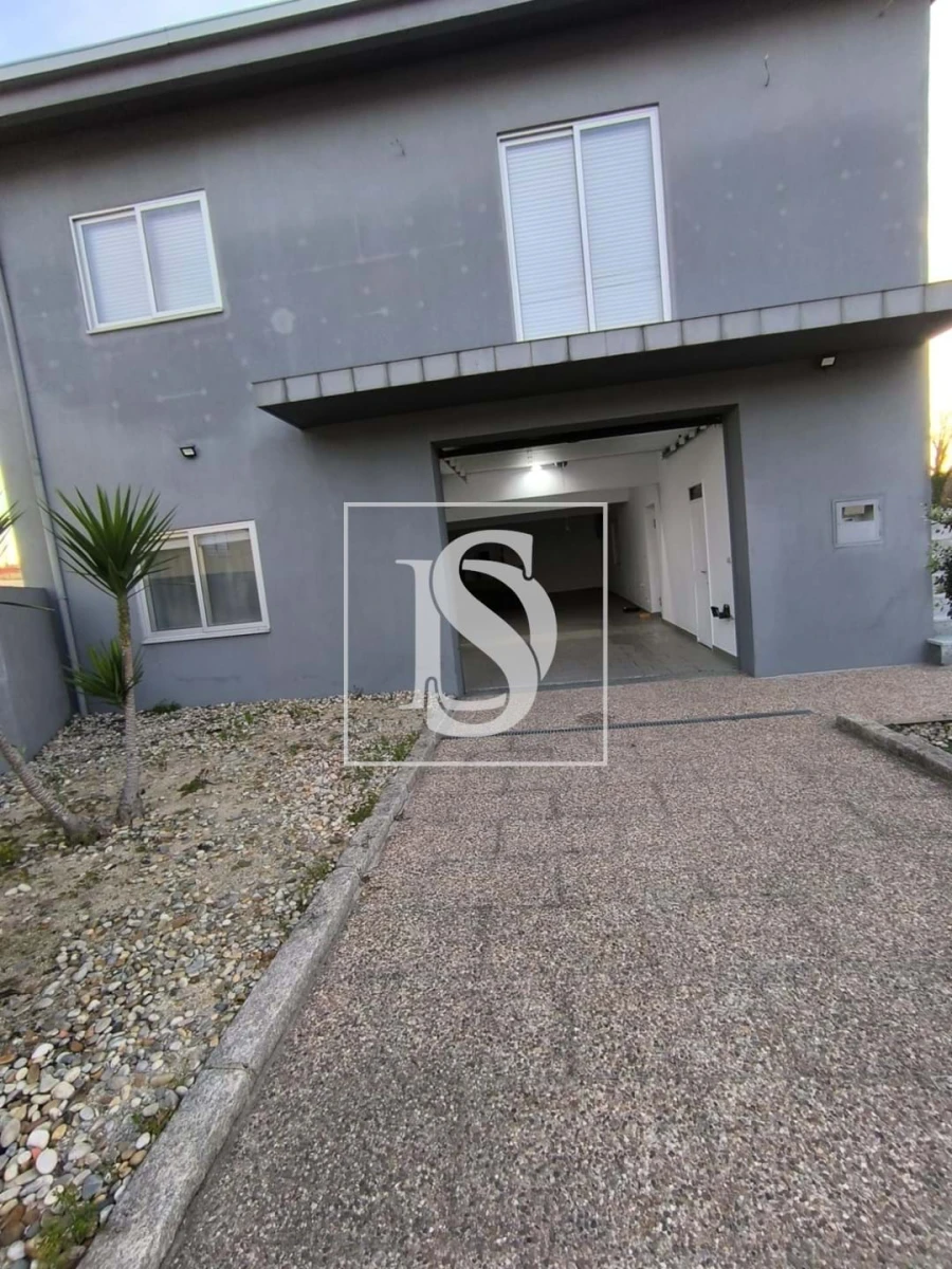 Moradia T3 para Venda em Vilar de Andorinho Foto 17