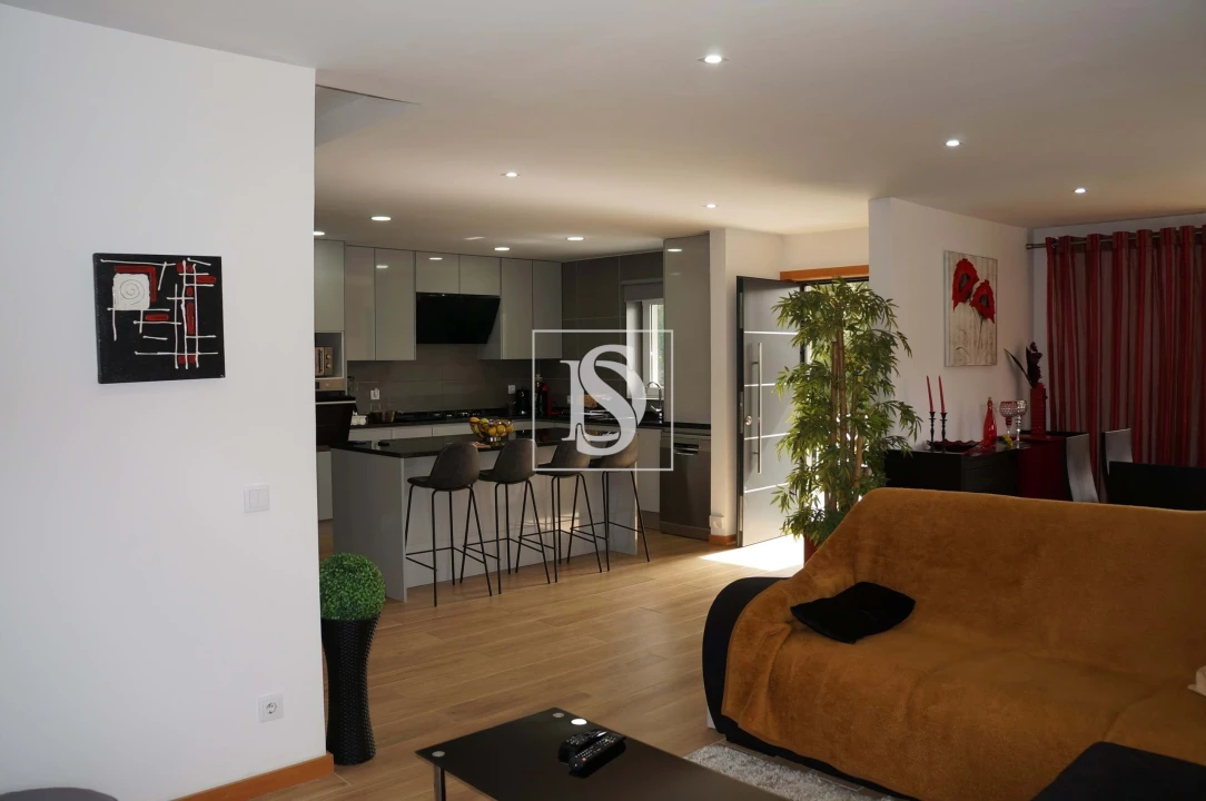 Moradia T3 para Venda em Vilar de Andorinho Foto 47