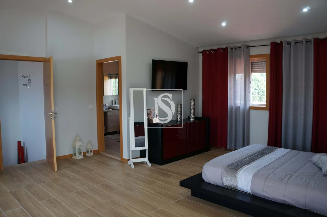 Moradia T3 para Venda em Vilar de Andorinho Foto 30