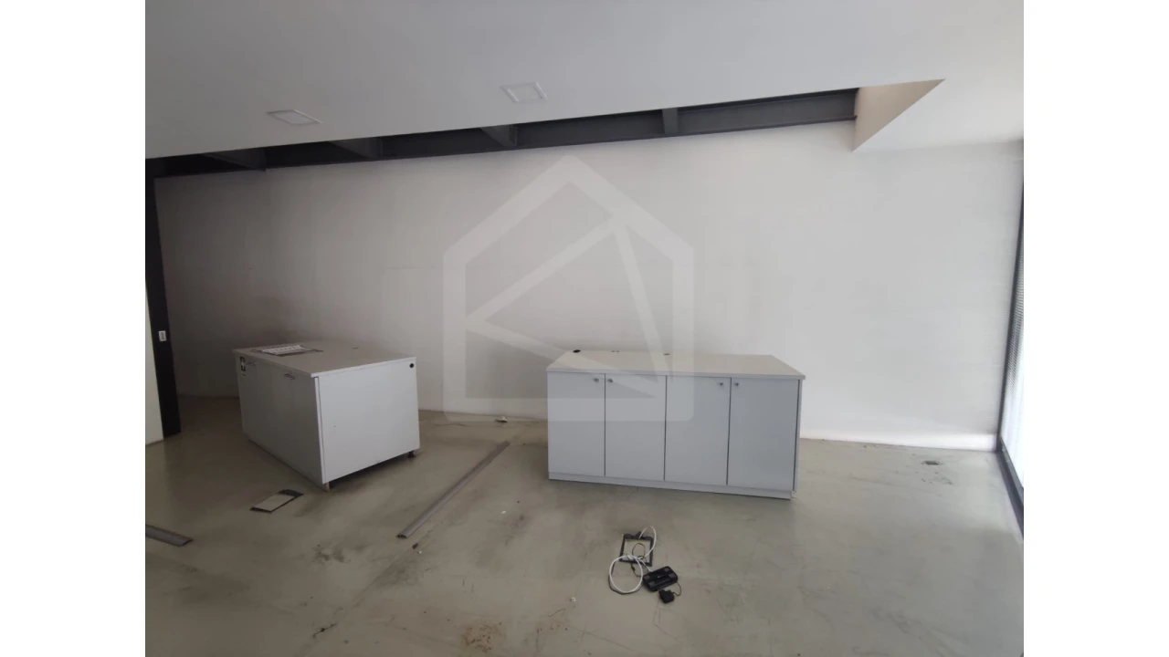 Armazém para Venda em São João da Madeira Foto 15