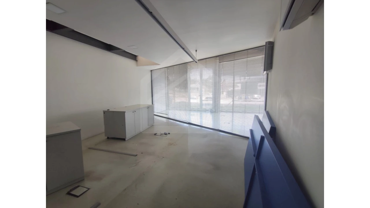 Armazém para Venda em São João da Madeira Foto 16