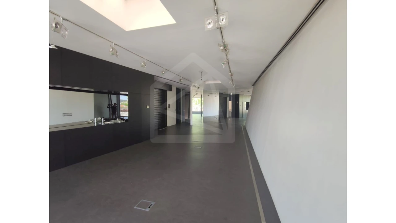 Armazém para Venda em São João da Madeira Foto 20