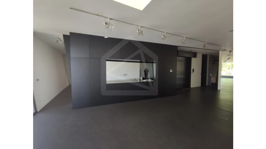 Armazém para Venda em São João da Madeira Foto 18