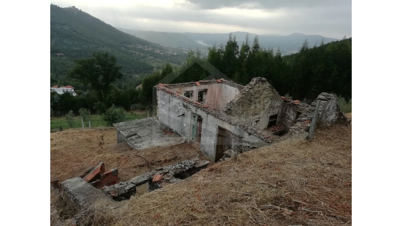 Terreno para Venda em Raiva, Pedorido e Paraíso Foto 1