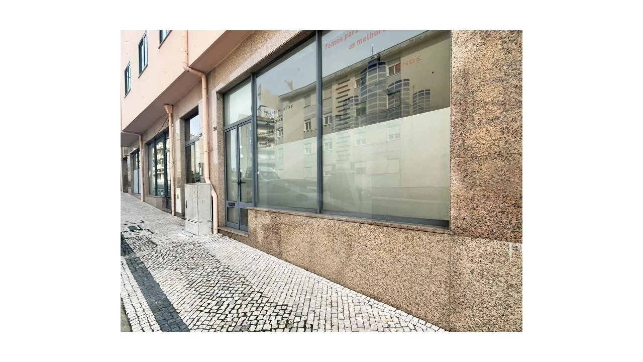 Loja para Venda em São João da Madeira Foto 1