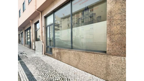 Loja para Venda em São João da Madeira