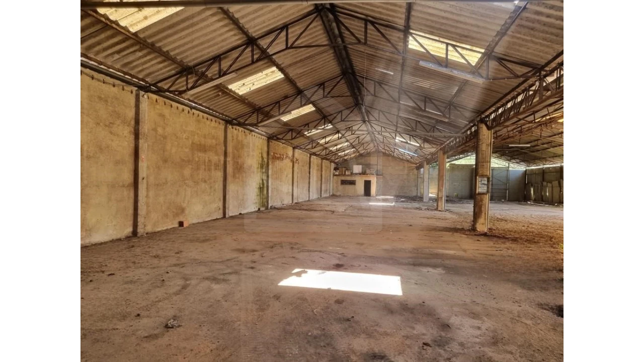 Armazém para Venda em Vilarinho do Bairro Foto 3