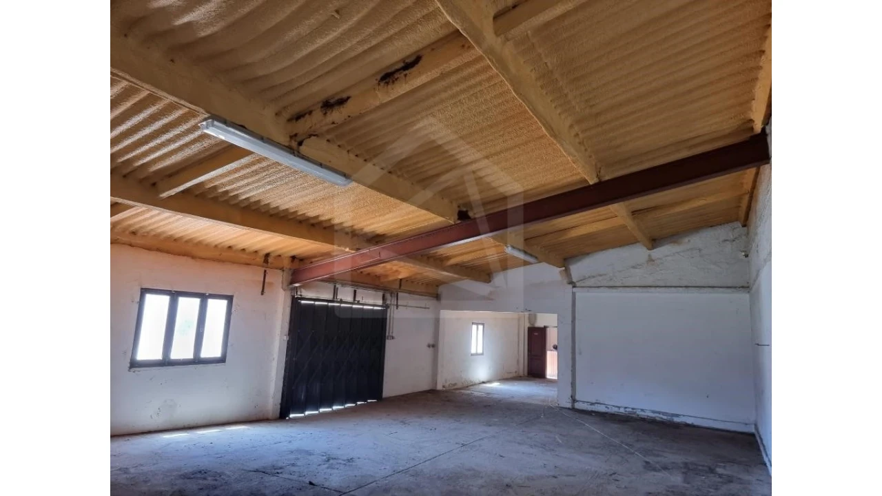 Armazém para Venda em Vilarinho do Bairro Foto 2