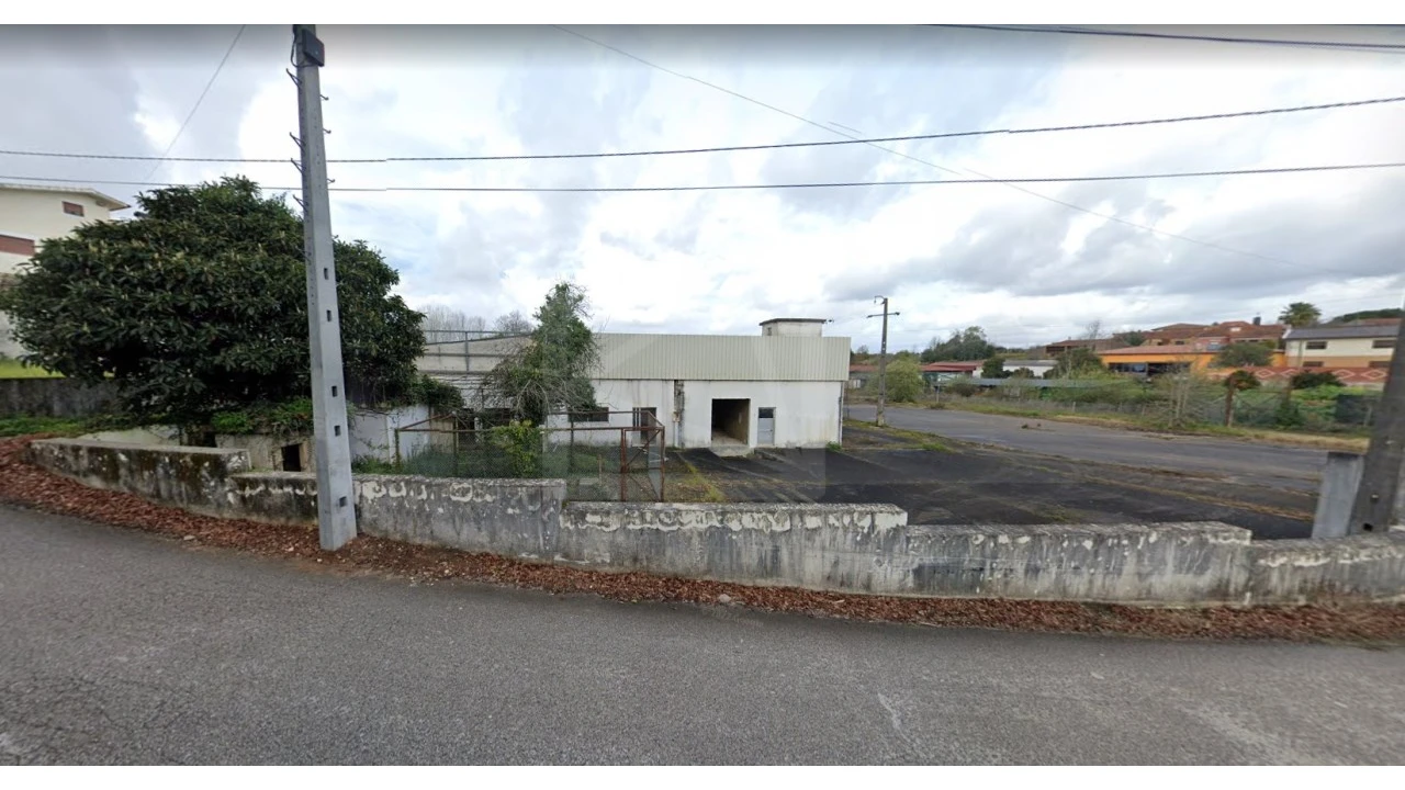 Armazém para Venda em Avelãs de Cima Foto 3