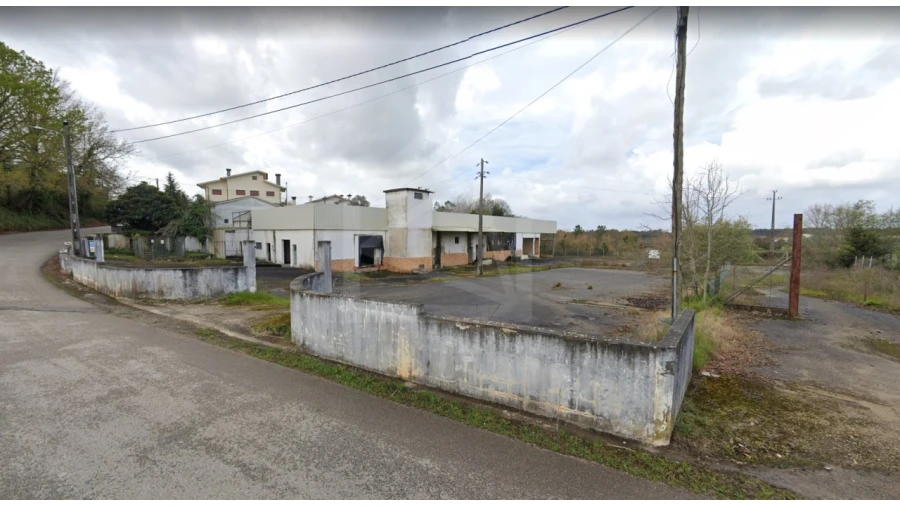 Armazém para Venda em Avelãs de Cima