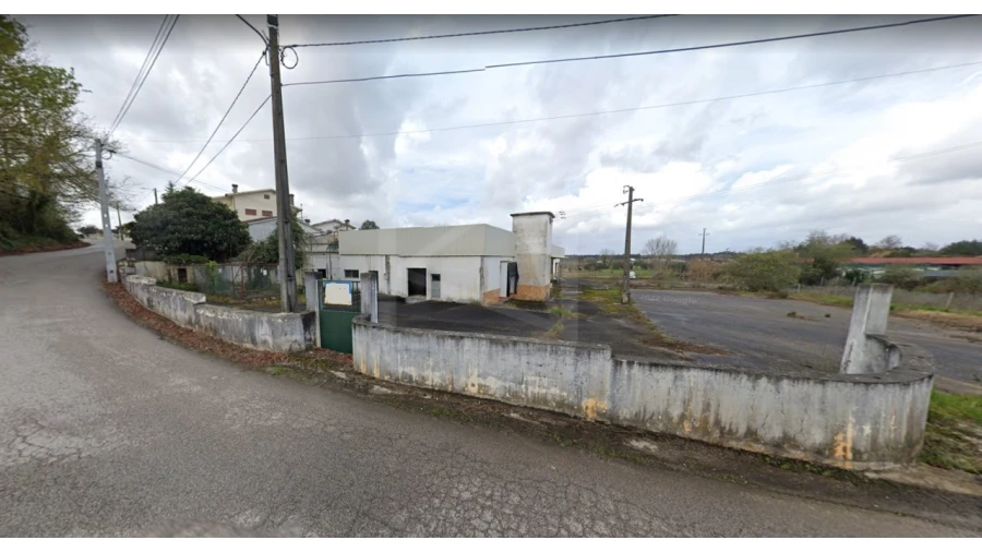 Armazém para Venda em Avelãs de Cima Foto 2