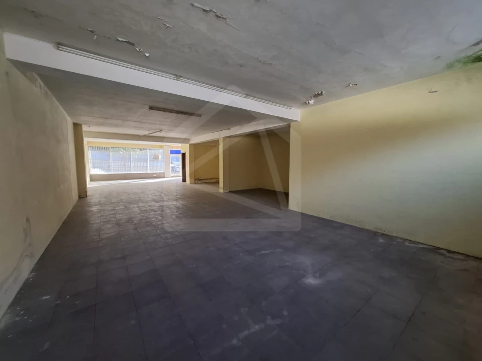 Loja para Venda em Santa Maria de Lamas Foto 19