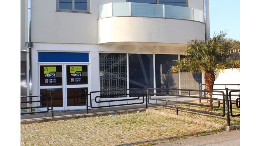 Loja para Venda em Santa Maria de Lamas Foto 1