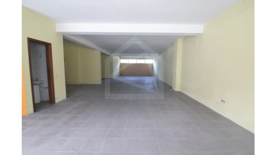 Loja para Venda em Santa Maria de Lamas Foto 18