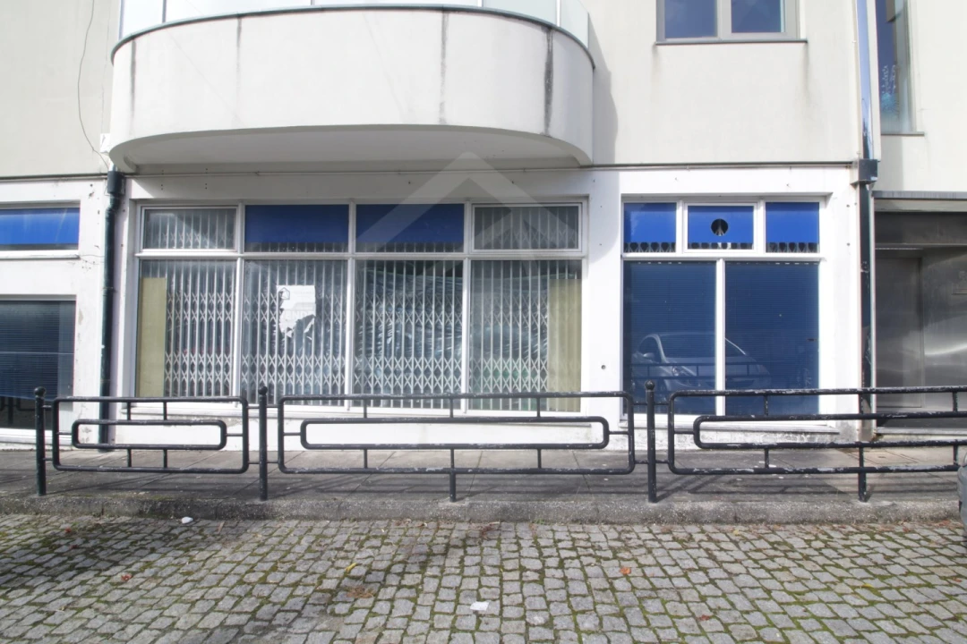 Loja para Venda em Santa Maria de Lamas Foto 8