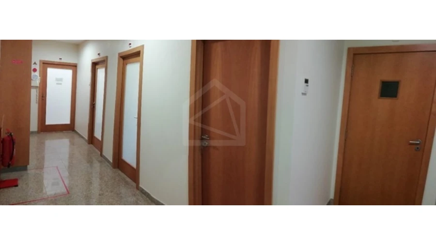 Loja para Arrendamento em Lordelo do Ouro e Massarelos Foto 6